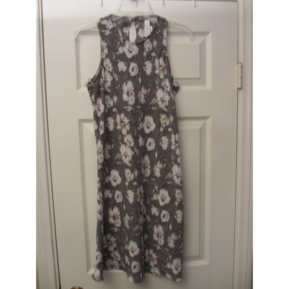 CHARLOTTE RUSSE GIRLS LARGE SLEEVELESS DRESS GREY WITH WHITE FLOWERS